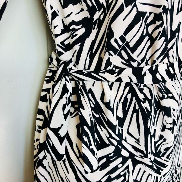 BCBGMAXAZRIA Black and White Print Sheath  Wrap Dress - Picture 2 of 16